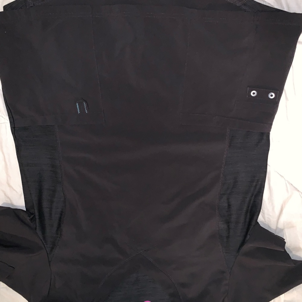 Urbane performance scrub top